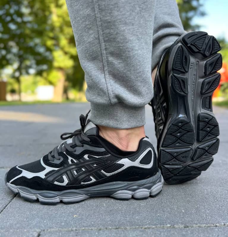 ASICS - Image 9